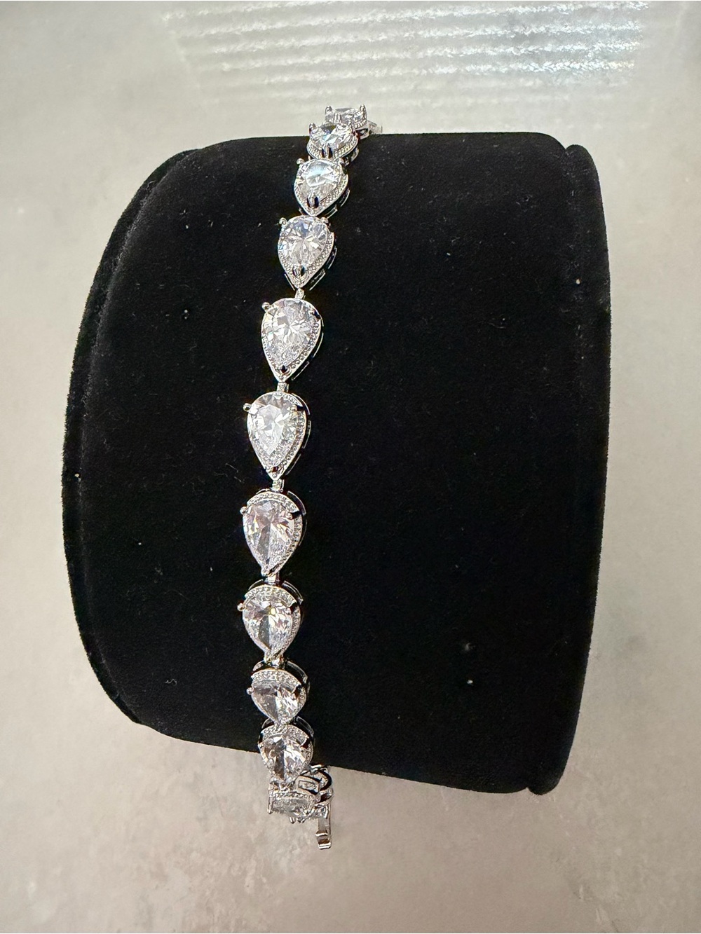 Sparkling Pear-Cut Cubic Zirconia Tennis Bracelet - Silver